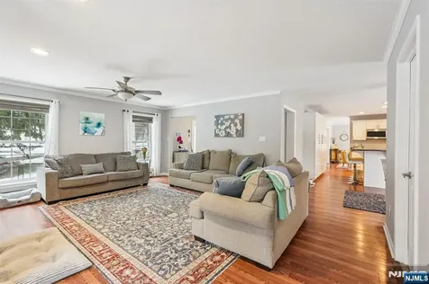 14 Sweetman Lane West Milford NJ 07480