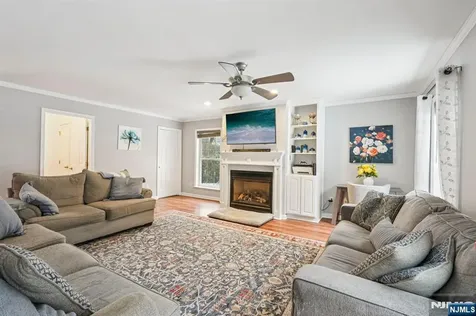 14 Sweetman Lane West Milford NJ 07480