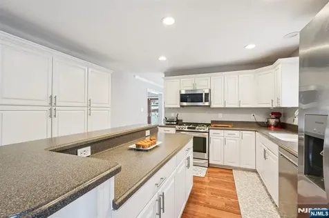 14 Sweetman Lane West Milford NJ 07480
