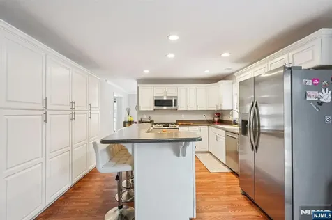 14 Sweetman Lane West Milford NJ 07480