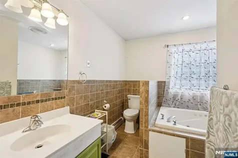 14 Sweetman Lane West Milford NJ 07480