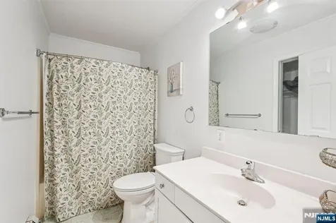 14 Sweetman Lane West Milford NJ 07480