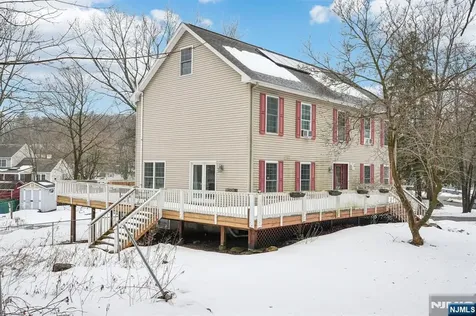 14 Sweetman Lane West Milford NJ 07480