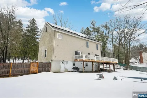 14 Sweetman Lane West Milford NJ 07480
