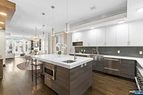 640 Undercliff Avenue Edgewater NJ 07020