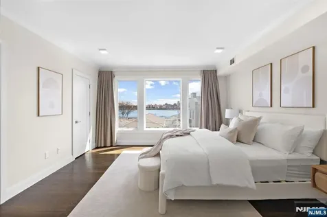 640 Undercliff Avenue Edgewater NJ 07020
