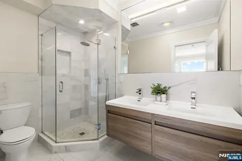 640 Undercliff Avenue Edgewater NJ 07020