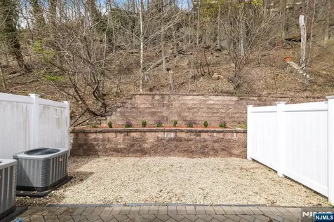 640 Undercliff Avenue Edgewater NJ 07020