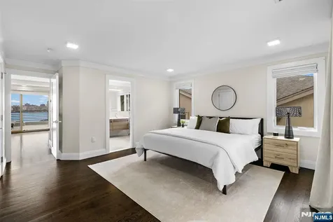 640 Undercliff Avenue Edgewater NJ 07020