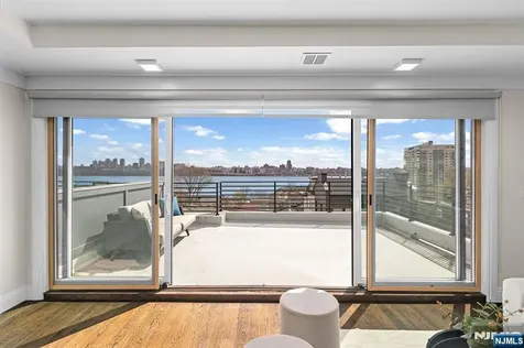 640 Undercliff Avenue Edgewater NJ 07020