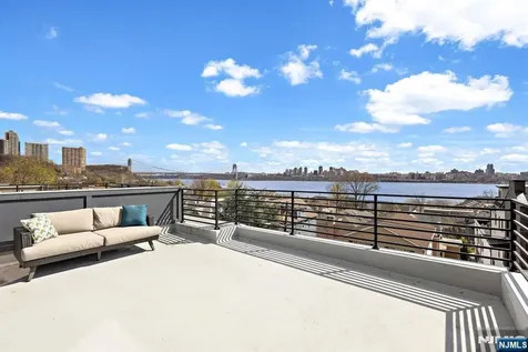 640 Undercliff Avenue Edgewater NJ 07020