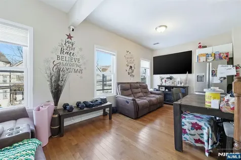 314 W 7th Avenue Newark NJ 07107