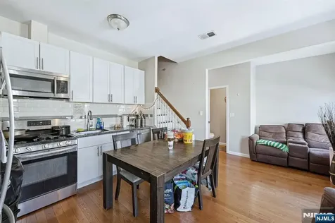 314 W 7th Avenue Newark NJ 07107