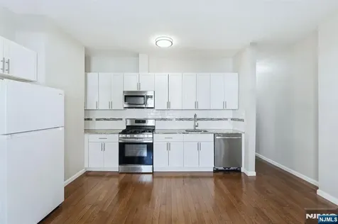 314 W 7th Avenue Newark NJ 07107