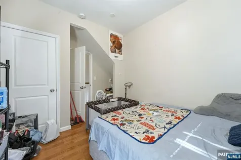 314 W 7th Avenue Newark NJ 07107