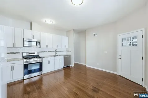 314 W 7th Avenue Newark NJ 07107
