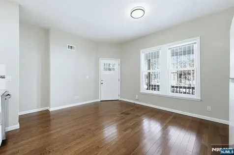 314 W 7th Avenue Newark NJ 07107