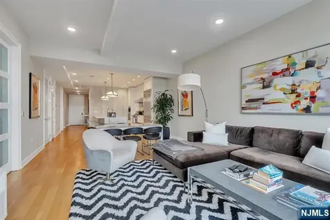 9 Somerset Lane Edgewater NJ 07020