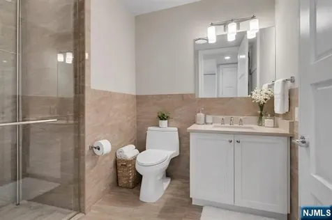9 Somerset Lane Edgewater NJ 07020