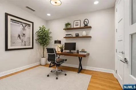 9 Somerset Lane Edgewater NJ 07020