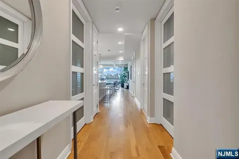 9 Somerset Lane Edgewater NJ 07020