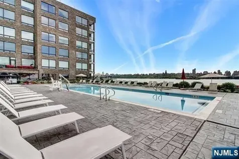 9 Somerset Lane Edgewater NJ 07020