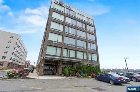 9 Somerset Lane Edgewater NJ 07020