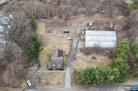 182 Airmont Avenue Mahwah NJ 07430
