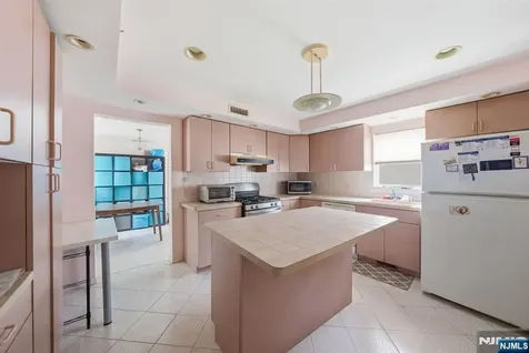 106 Summit Avenue Bloomfield NJ 07003