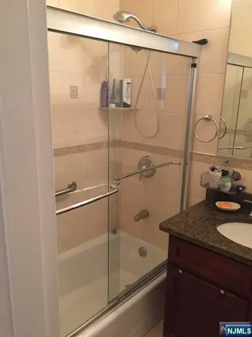 2000 Linwood Avenue Fort Lee NJ 07024