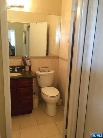2000 Linwood Avenue Fort Lee NJ 07024