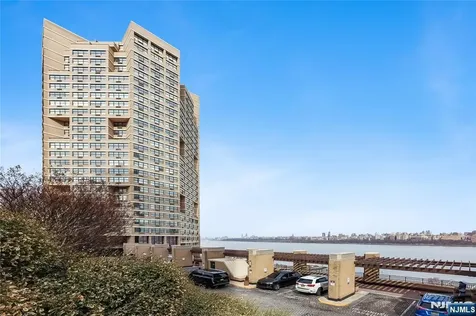7004 Kennedy Boulevard Guttenberg NJ 07093