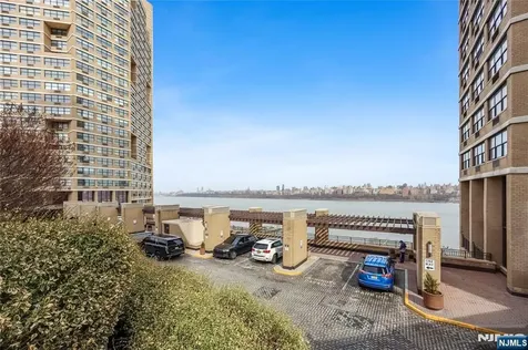 7004 Kennedy Boulevard Guttenberg NJ 07093