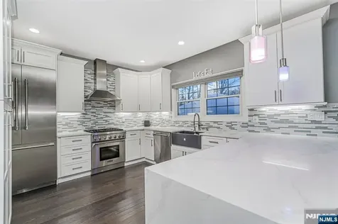 171 Pleasant Avenue Englewood NJ 07631