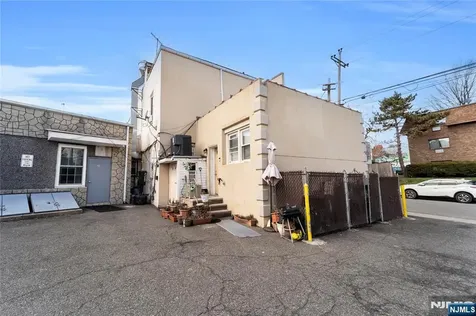 265 Queen Anne Road Bogota NJ 07603