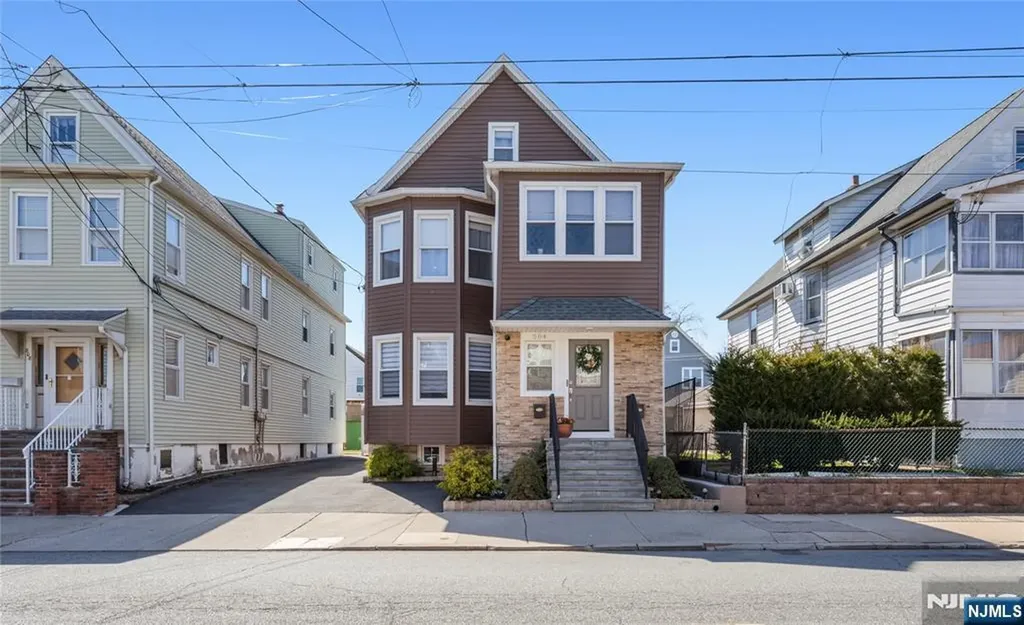 204 Hayward Place Wallington NJ 07057