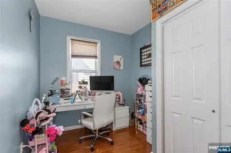 204 Hayward Place Wallington NJ 07057