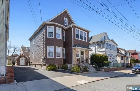 204 Hayward Place Wallington NJ 07057