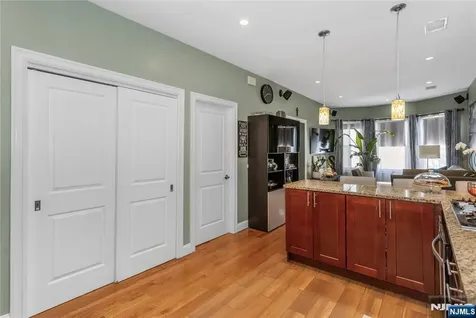 204 Hayward Place Wallington NJ 07057