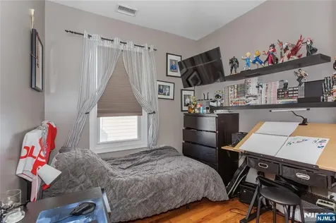 204 Hayward Place Wallington NJ 07057
