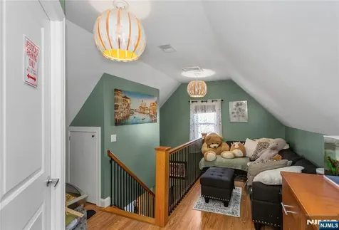 204 Hayward Place Wallington NJ 07057
