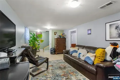 204 Hayward Place Wallington NJ 07057