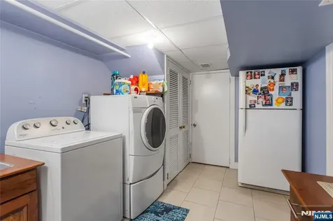 204 Hayward Place Wallington NJ 07057