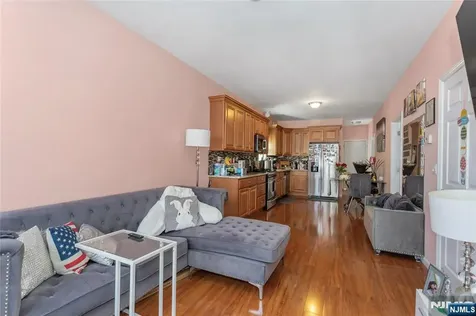 204 Hayward Place Wallington NJ 07057