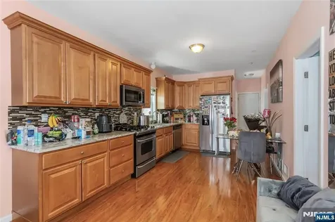 204 Hayward Place Wallington NJ 07057