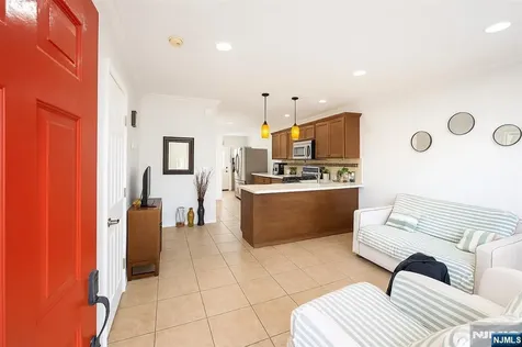 31 Kossuth Street Haledon NJ 07508