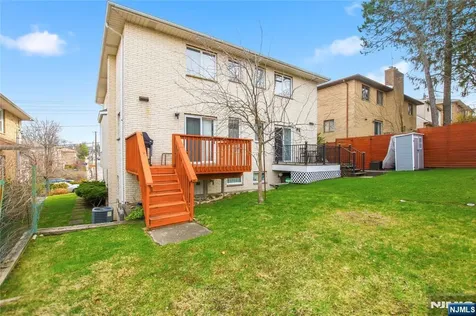 454 Myrtle Avenue Fort Lee NJ 07024