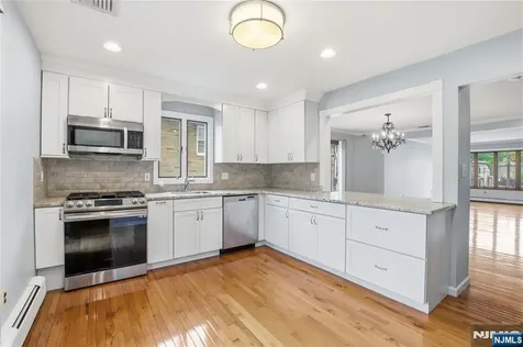 454 Myrtle Avenue Fort Lee NJ 07024