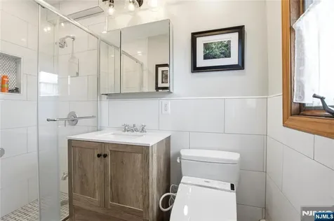 454 Myrtle Avenue Fort Lee NJ 07024