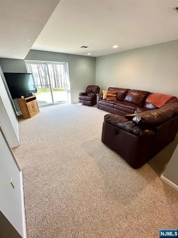 19 Lakeview Drive Old Tappan NJ 07675